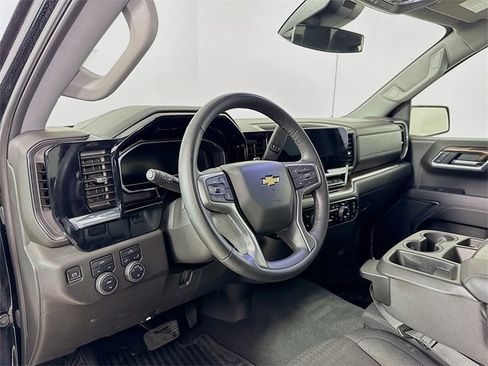 Used 2025 Chevrolet Silverado 1500 LT image 9
