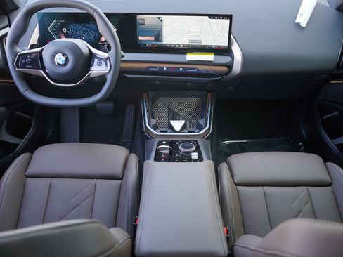 Used 2025 BMW X3 xDrive30i w/ Premium Package image 13