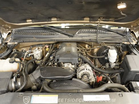 Used 2000 Chevrolet Silverado 1500 LS w/ Off-Road Chassis Pkg AWD/4WD image 4