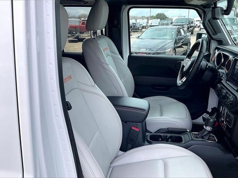 Used 2023 Jeep Gladiator Mojave w/ LED Lighting Group image 30