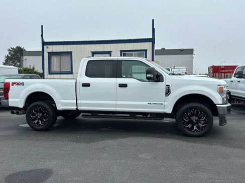 Used 2020 Ford F250 XLT w/ FX4 Off-Road Package AWD/4WD image 2