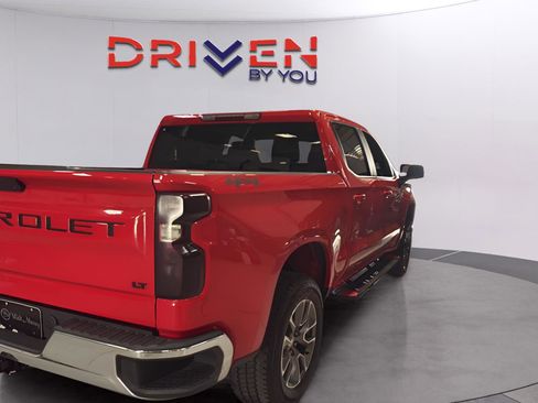 Used 2022 Chevrolet Silverado 1500 LT AWD/4WD image 5