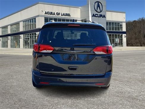 Used 2019 Chrysler Pacifica Touring Plus w/ S Appearance Package image 5