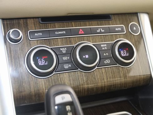 Used 2016 Land Rover Range Rover Sport SE image 29