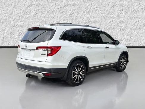 Used 2021 Honda Pilot Touring image 3