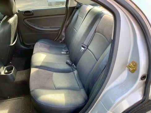 Used 2005 Dodge Stratus SXT w/ Leather Value Pkg image 21