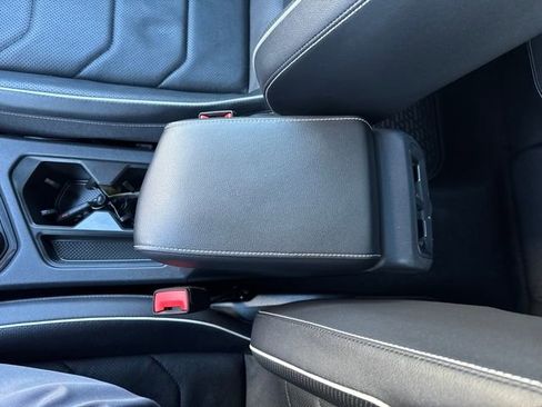 Certified 2022 Volkswagen Tiguan SEL R-Line image 30