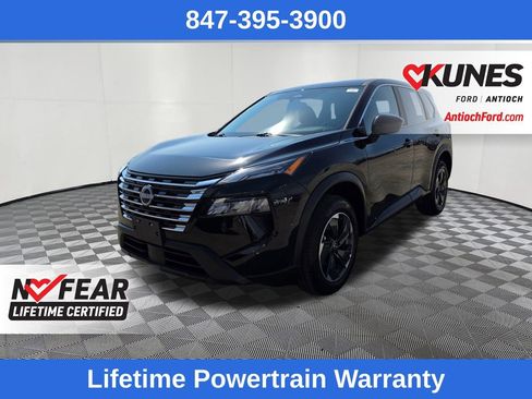 Used 2025 Nissan Rogue SV image 3