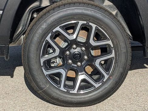 New 2025 RAM 1500 Laramie image 8