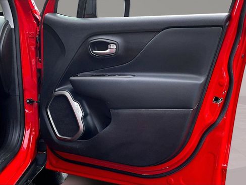 Certified 2023 Jeep Renegade Latitude w/ Premium Group image 25