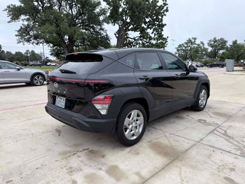 Used 2025 Hyundai Kona SE FWD image 5