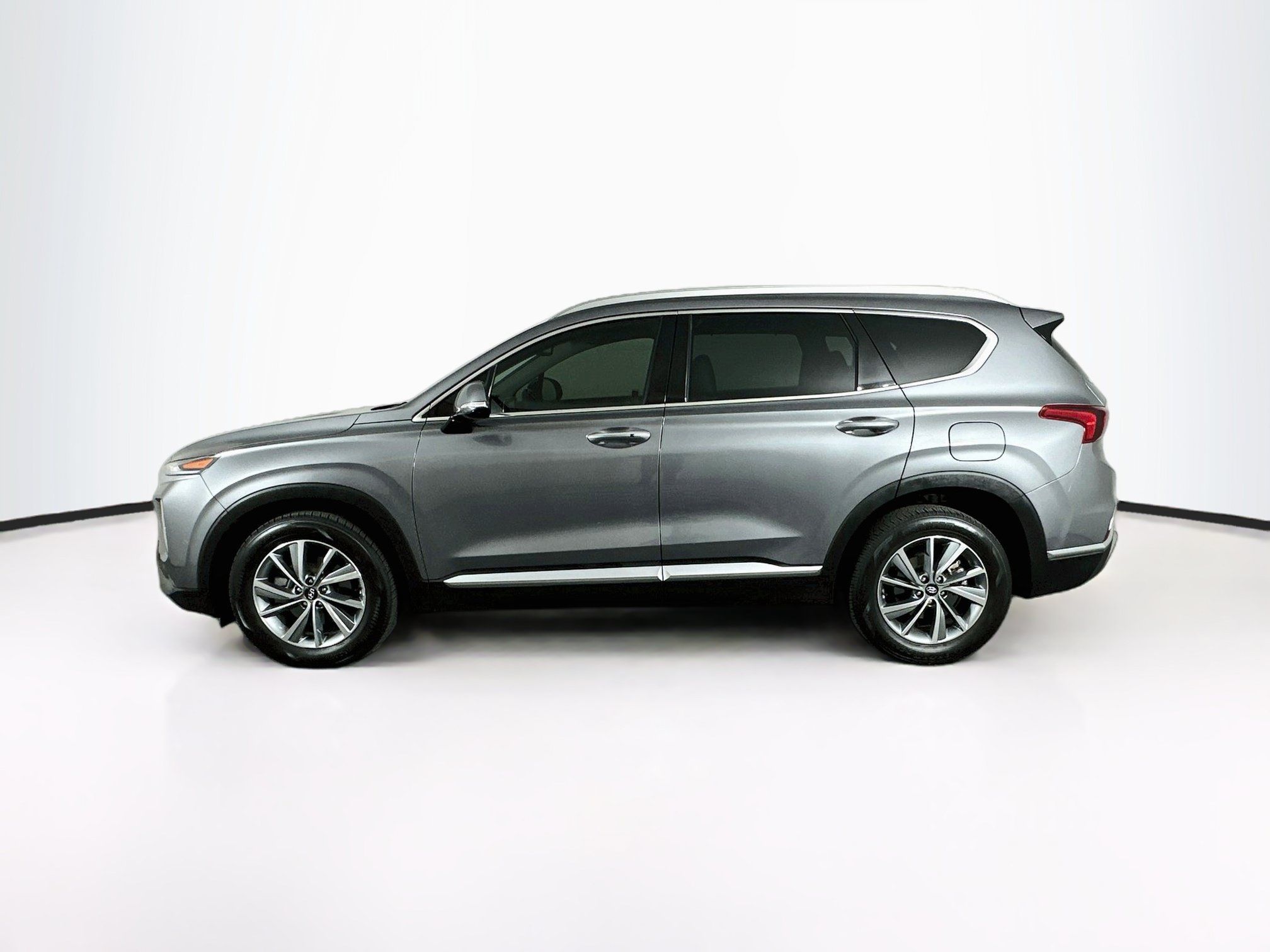 Used 2019 Hyundai Santa Fe Limited w/ Cargo Package FWD image 4