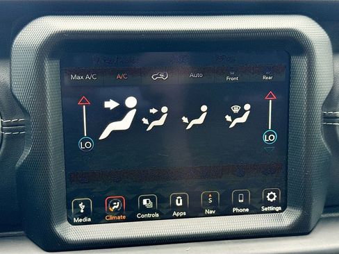 Used 2023 Jeep Wrangler Unlimited Rubicon 4xe AWD/4WD image 17