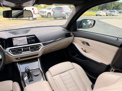 Used 2020 BMW 330i Sedan w/ M Sport Package RWD image 30