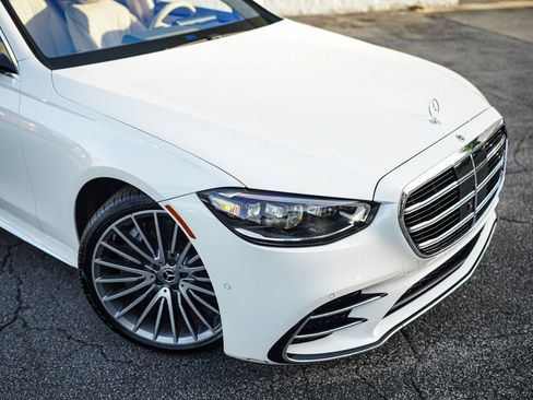 Used 2022 Mercedes-Benz S 500 4MATIC w/ AMG Line Package image 7
