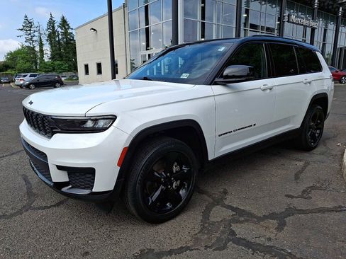 Used 2022 Jeep Grand Cherokee L Laredo AWD/4WD image 3