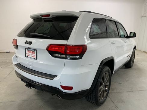 Used 2016 Jeep Grand Cherokee Limited 75th Anniversary AWD/4WD image 9