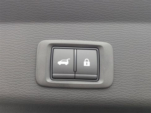 New 2025 Mitsubishi Outlander SE image 13