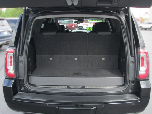 Used 2018 GMC Yukon Denali w/ Denali Ultimate Package AWD/4WD image 9