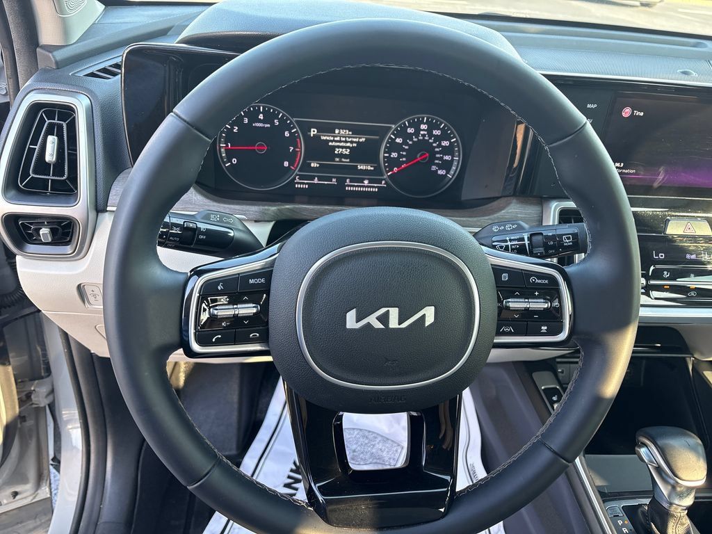 Used 2022 Kia Sorento EX w/ Panoramic Sunroof Package FWD image 15