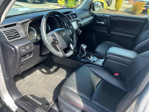 Used 2017 Toyota 4Runner TRD Off-Road Premium AWD/4WD image 12