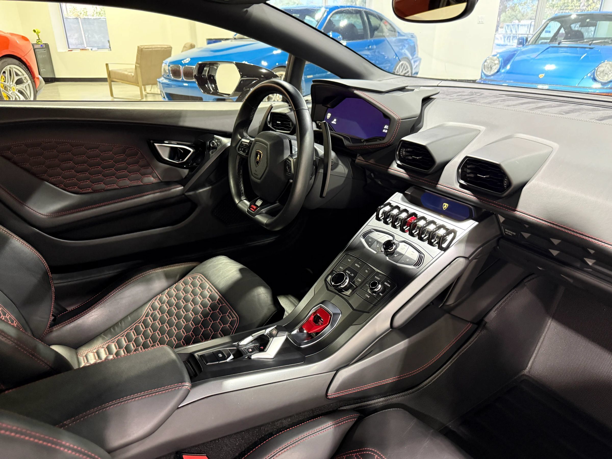 Used 2017 Lamborghini Huracan LP 580-2 RWD image 41