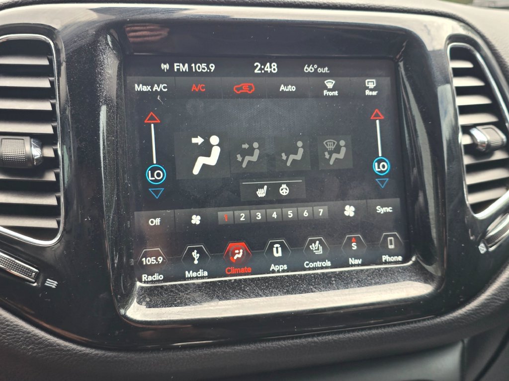 Used 2018 Jeep Compass Limited w/ Navigation Group FWD image 17