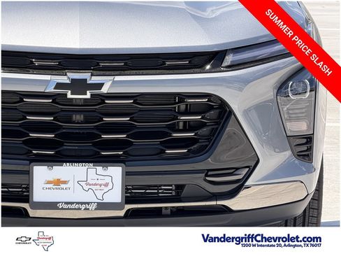 New 2026 Chevrolet Trax ACTIV w/ Sunroof Package FWD image 8