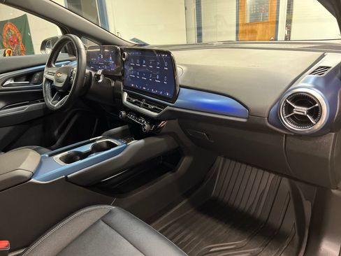 Used 2024 Chevrolet Equinox EV LT FWD image 36