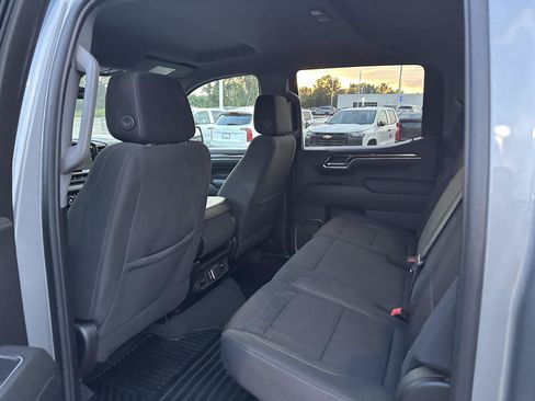 Used 2024 Chevrolet Silverado 1500 LT AWD/4WD image 15