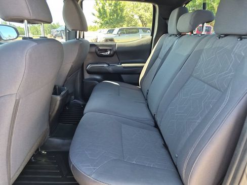 Used 2019 Toyota Tacoma TRD Off-Road AWD/4WD image 33
