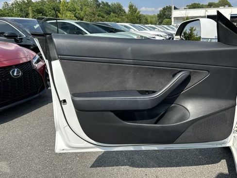 Used 2020 Tesla Model 3 Standard Range Plus RWD image 10