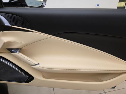 Used 2024 Ferrari Roma Spider RWD image 28