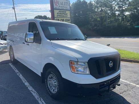 Used 2015 Nissan NV 3500 SV w/ Technology Package image 3
