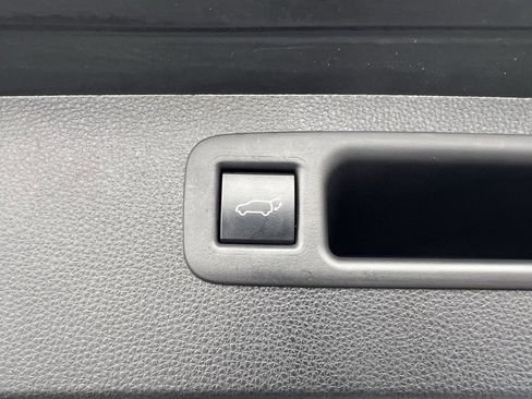 Used 2022 Toyota Highlander XLE image 20