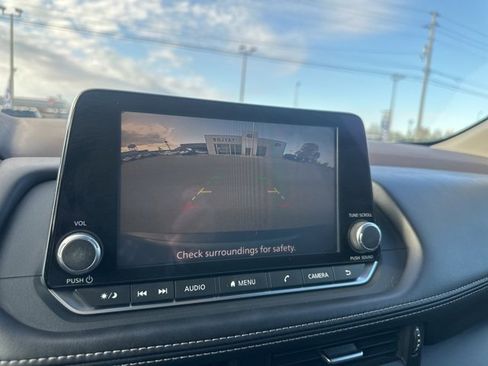 Used 2021 Nissan Rogue S image 42