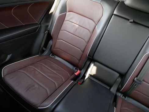 Certified 2024 Volkswagen Tiguan SEL R-Line image 12