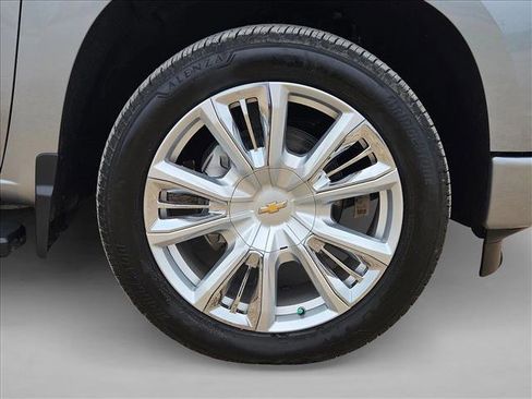 Used 2025 Chevrolet Silverado 1500 High Country w/ High Country Premium Package image 25