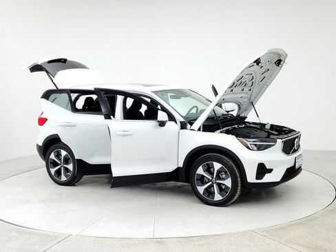New 2025 Volvo XC40 B5 Core w/ Protection Package Premier image 10