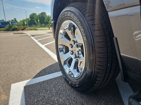 Used 2023 RAM 1500 Big Horn AWD/4WD image 40