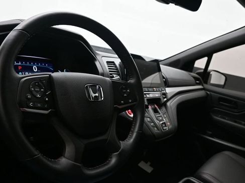 Certified 2023 Honda Odyssey Sport image 10