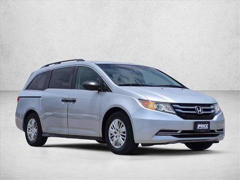Used 2014 Honda Odyssey LX image 3