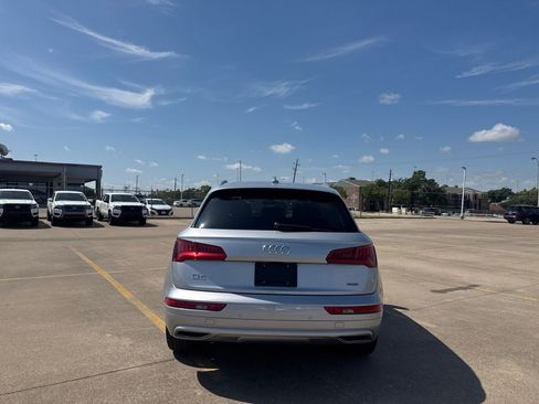 Used 2019 Audi Q5 2.0T Premium Plus w/ Premium Plus Package AWD/4WD image 18