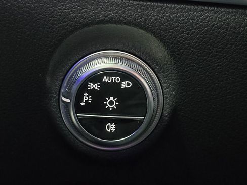 New 2025 Mercedes-Benz C 300 4MATIC Sedan image 23