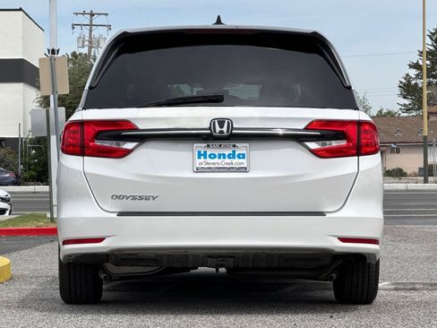 Certified 2024 Honda Odyssey EX-L image 9