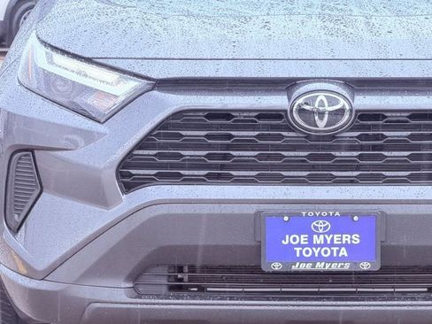 Used 2025 Toyota RAV4 XLE FWD image 4
