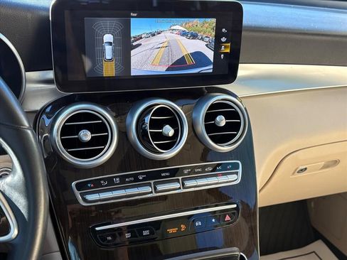 Used 2021 Mercedes-Benz GLC 300 image 8