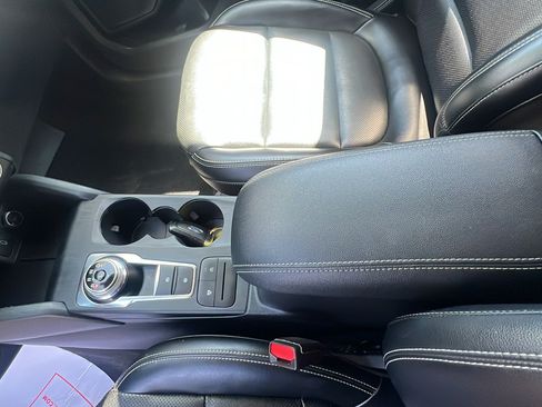Used 2020 Ford Escape SEL AWD/4WD image 18