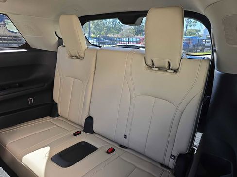 Certified 2023 INFINITI QX60 Sensory w/ Vision Package image 9