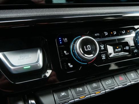 Used 2024 GMC Sierra 1500 AT4 AWD/4WD image 27